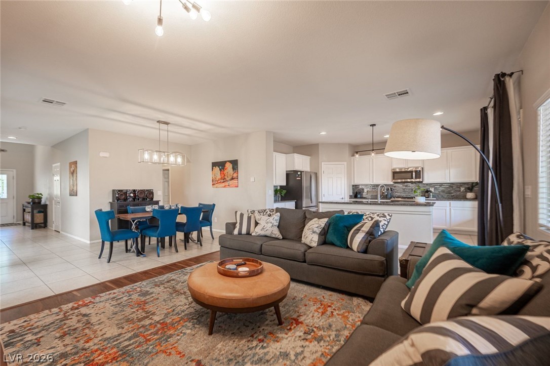 Photo 6 of 62, 9226 Apollo Heights Avenue