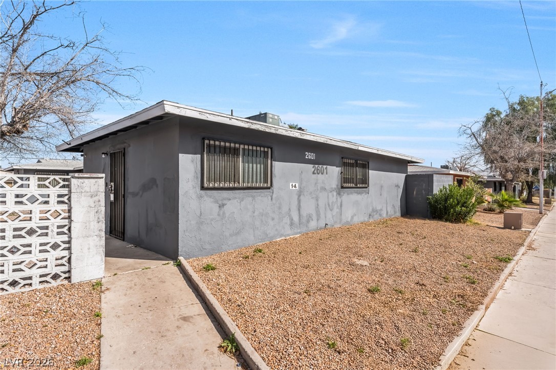 Photo 3 of 2601 Cedar Avenue