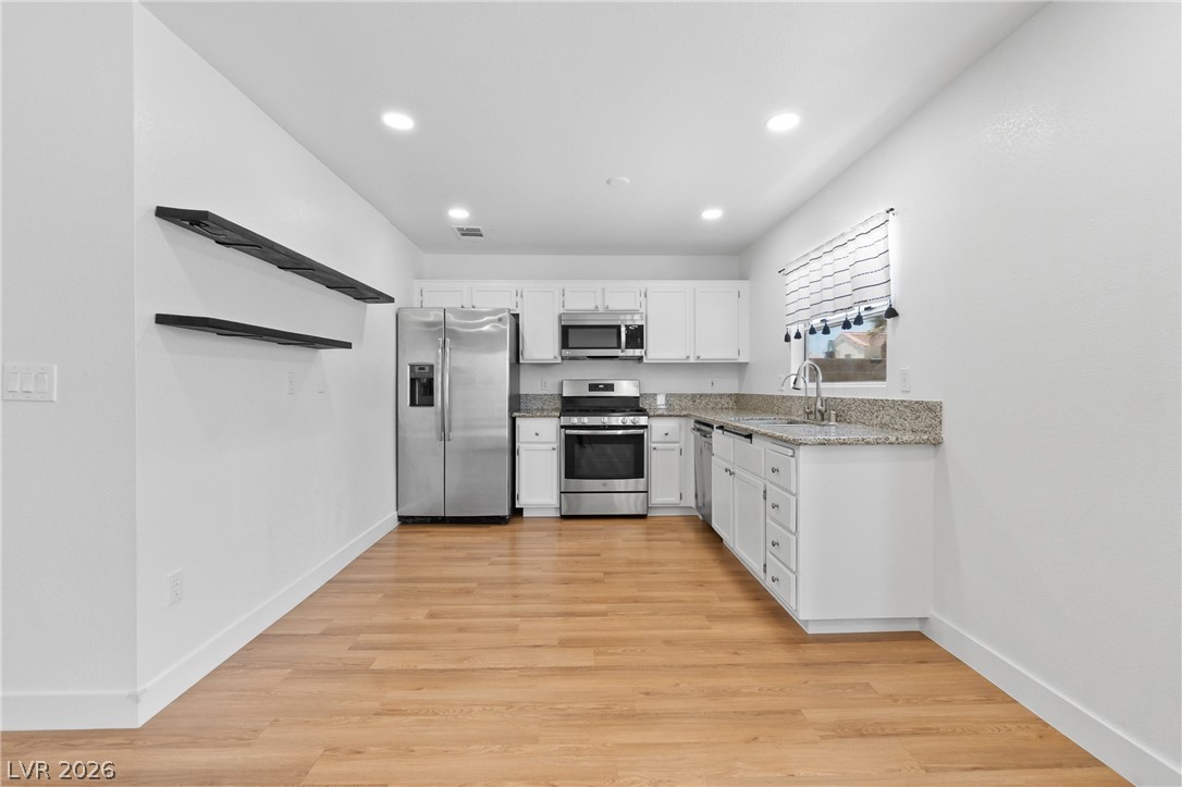 Photo 7 of 30, 3523 Farina Drive