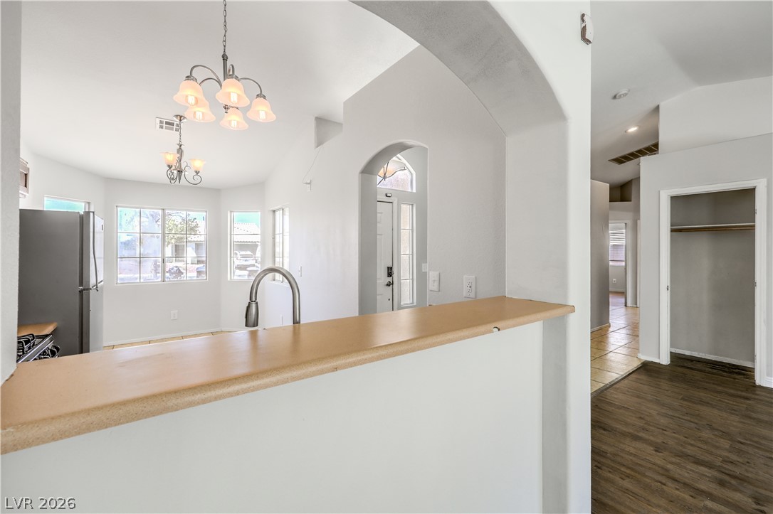 Photo 8 of 31, 114 Vista Del Lago Street