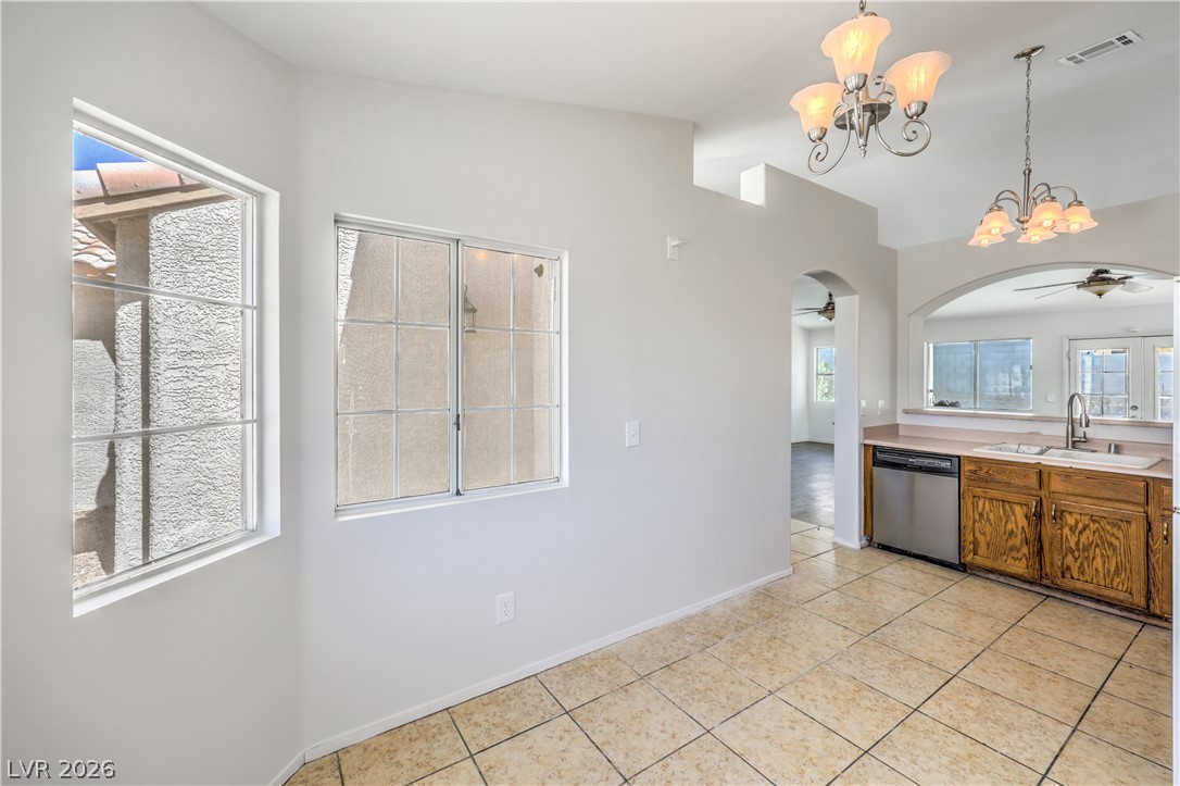 Photo 13 of 31, 114 Vista Del Lago Street
