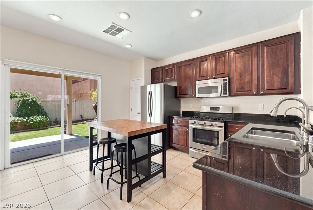 Photo 5 of 6073 Lazarro Court