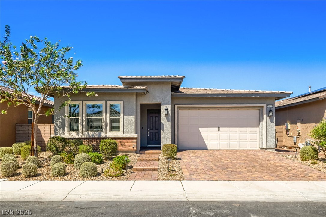 647 Longfeather Street, Henderson 89011