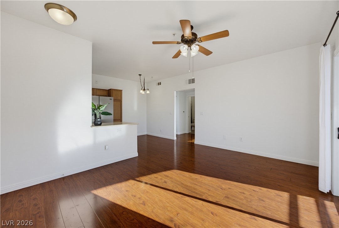 Photo 14 of 59, 2291 W Horizon Ridge Parkway #13176