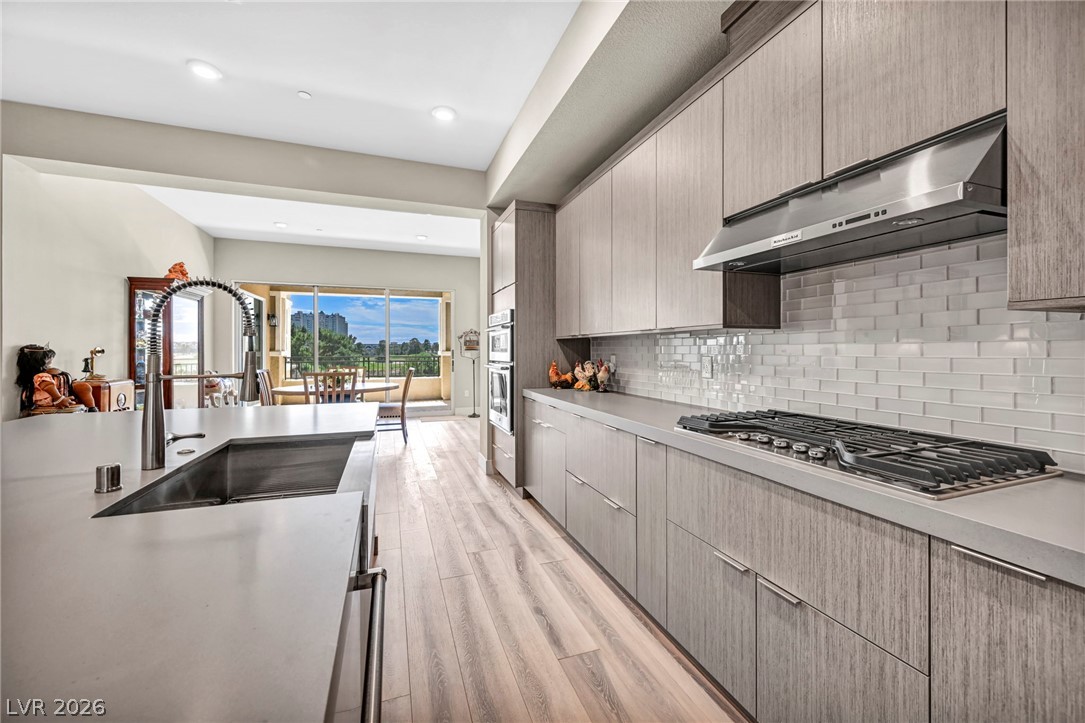 Photo 29 of 89, 9125 Las Manaitas Avenue #302
