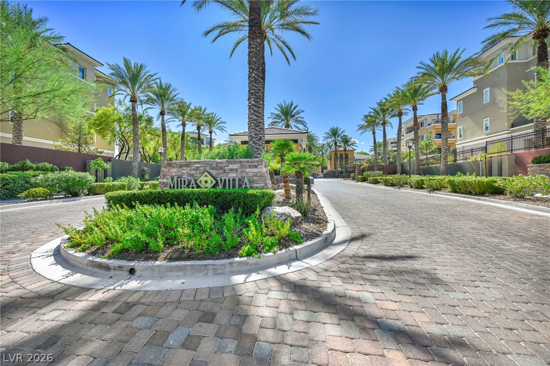 Photo 16 of 89, 9125 Las Manaitas Avenue #302