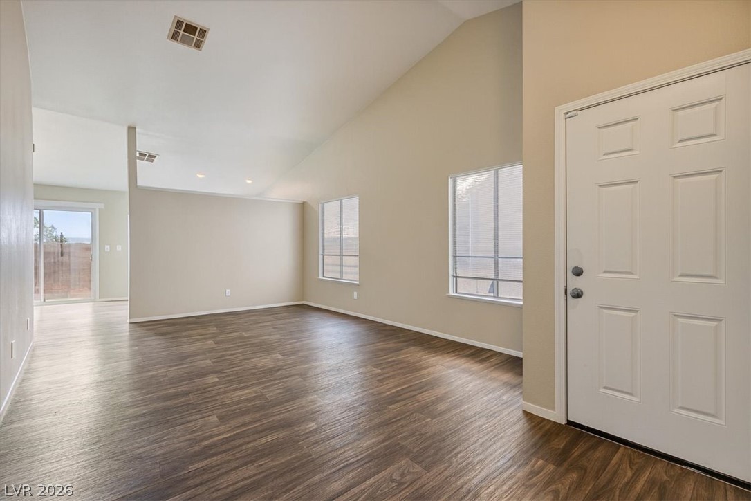Photo 3 of 4349 Faberge Avenue