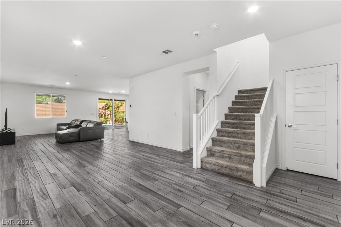 Photo 11 of 75, 186 Viento Ridge Street