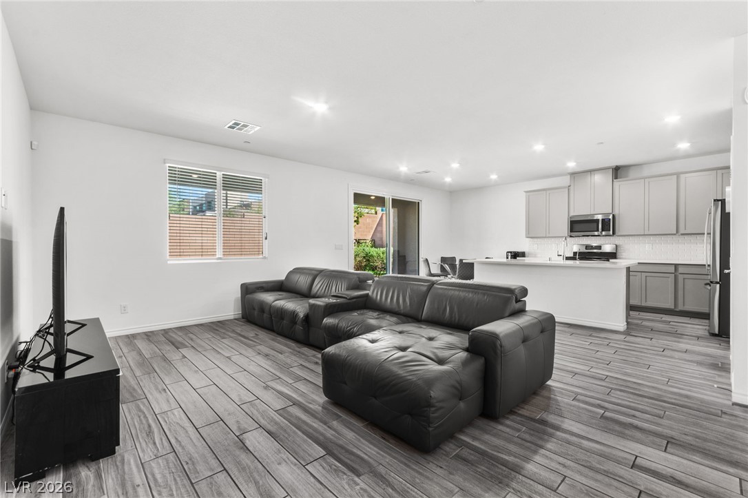 Photo 12 of 75, 186 Viento Ridge Street