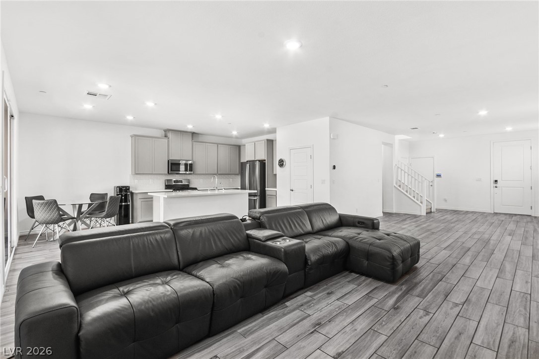Photo 14 of 75, 186 Viento Ridge Street