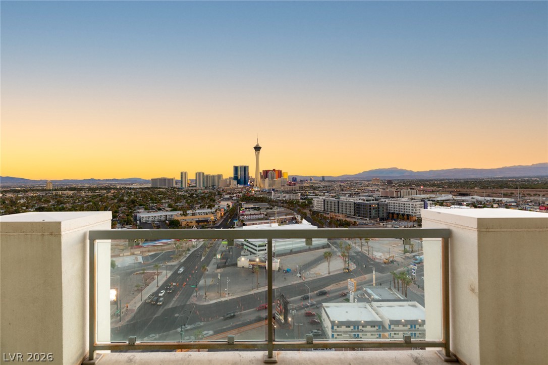 Photo 55 of 61, 900 S LAS VEGAS Boulevard #1505