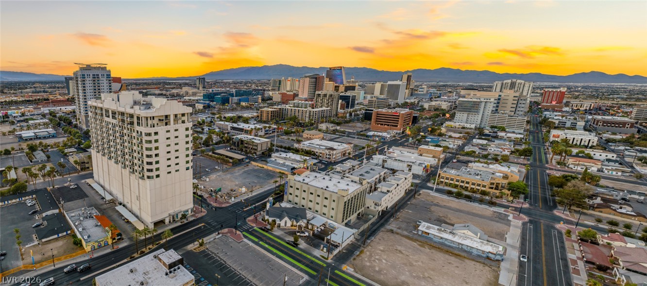 Photo 58 of 61, 900 S LAS VEGAS Boulevard #1505