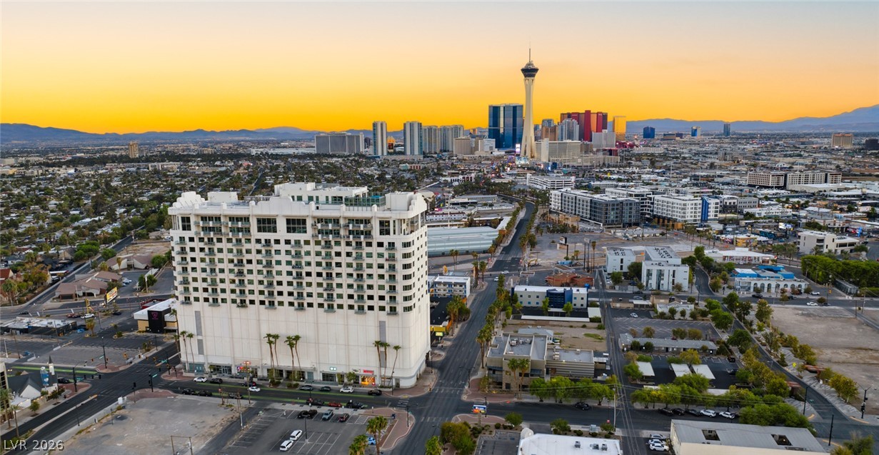Photo 60 of 61, 900 S LAS VEGAS Boulevard #1505