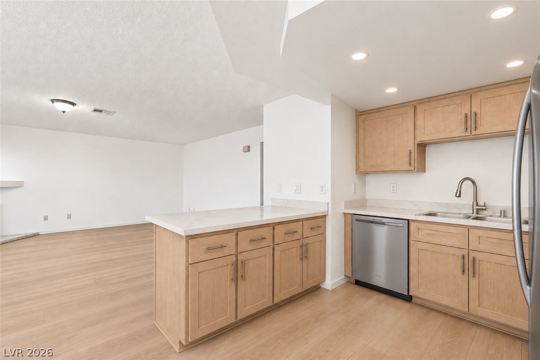 Photo 8 of 11, 2713 Otter Creek Court #102