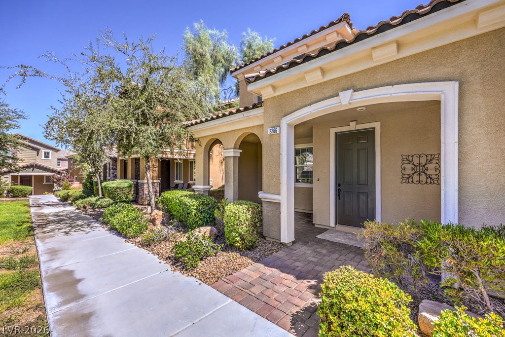 Photo 4 of 2266 LAMBRO Street