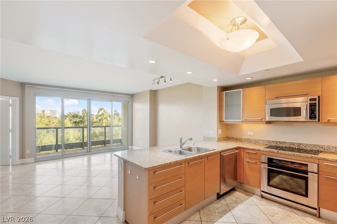 Photo 6 of 13, 322 Karen Avenue #205