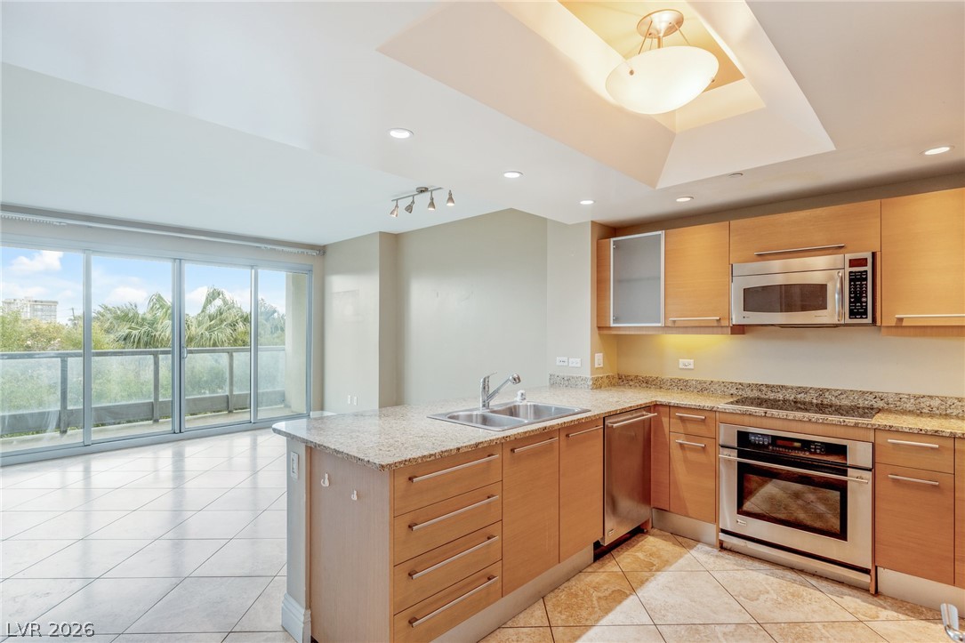 Photo 8 of 13, 322 Karen Avenue #205