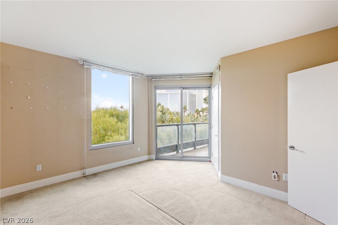 Photo 9 of 13, 322 Karen Avenue #205