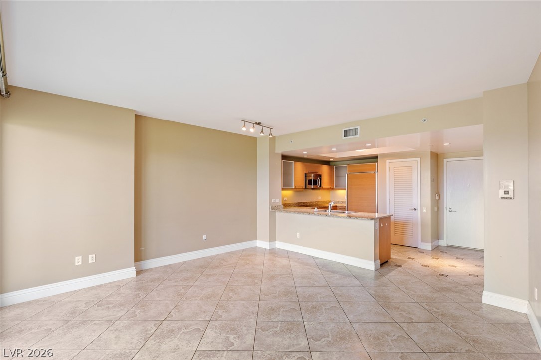 Photo 12 of 13, 322 Karen Avenue #205