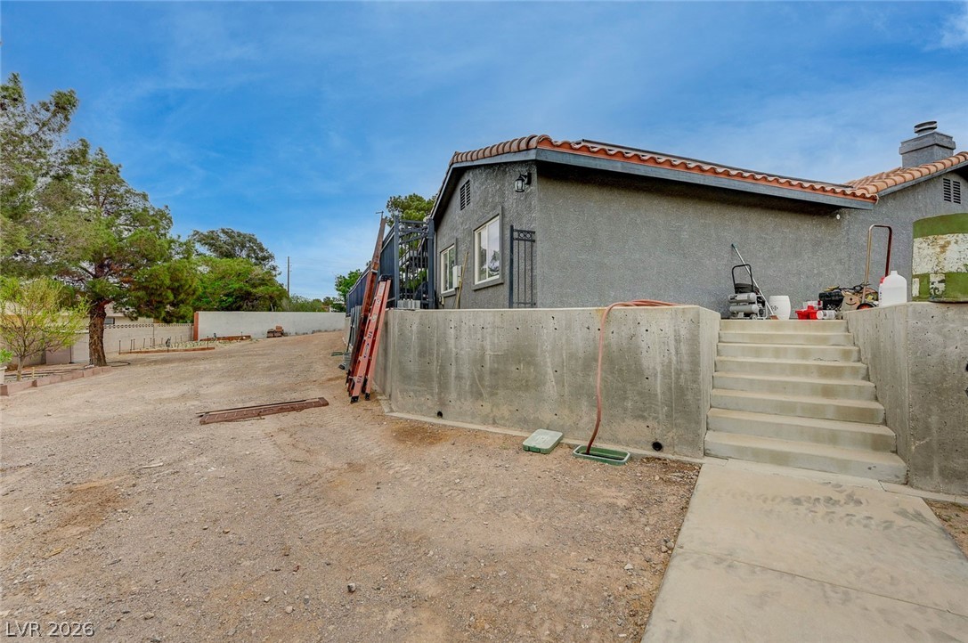 Photo 58 of 89, 120 W Middleton Drive