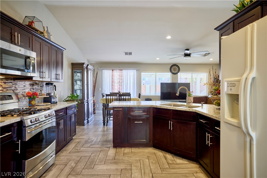 Photo 6 of 23, 329 Casa Del Norte Drive
