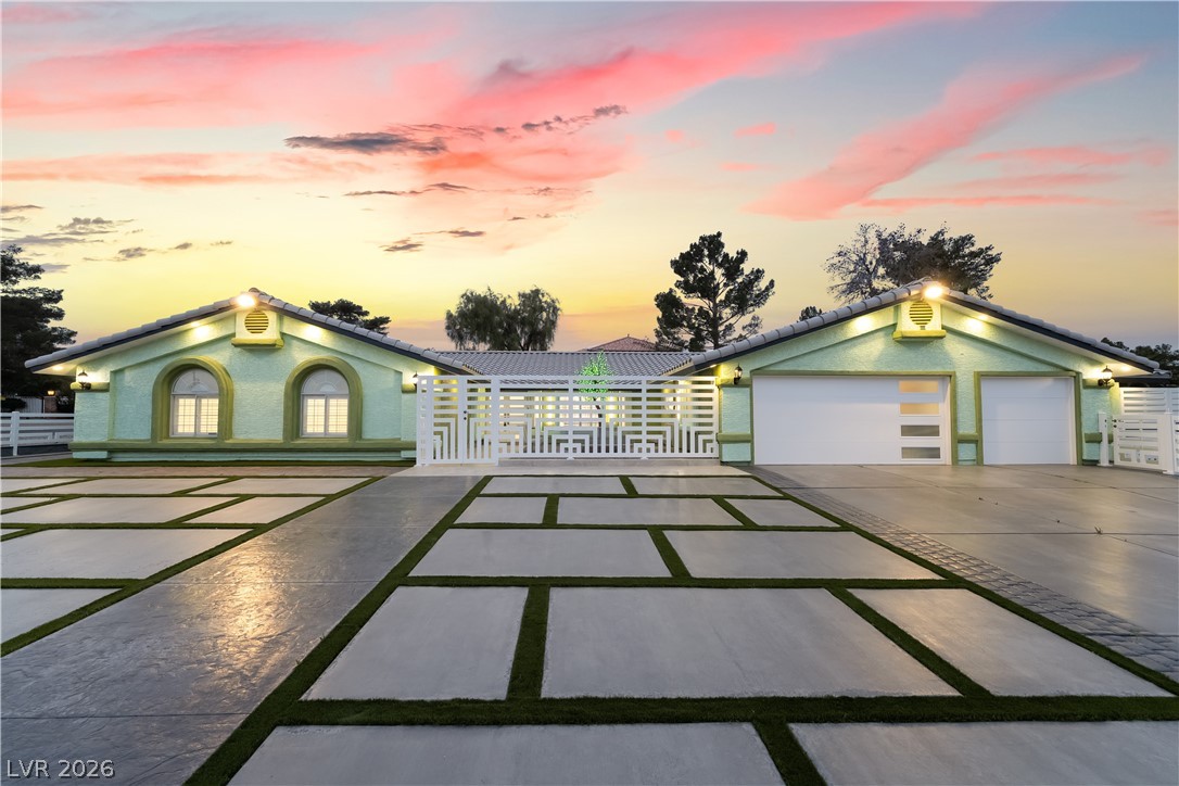 3160 E Viking Road, Las Vegas 89121