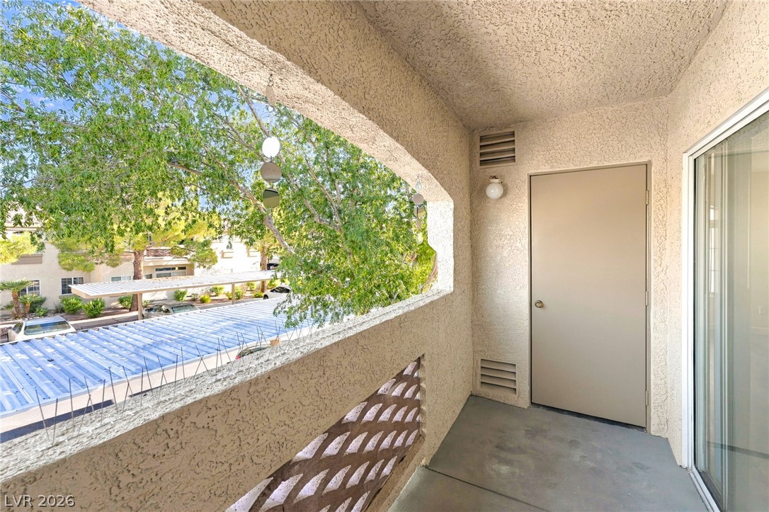 Photo 27 of 34, 7400 W Flamingo Road #2013
