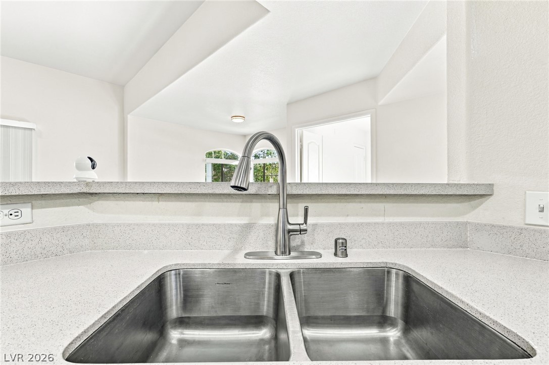 Photo 13 of 34, 7400 W Flamingo Road #2013