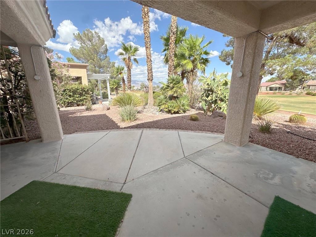 Photo 17 of 24, 2936 Hawksdale Drive