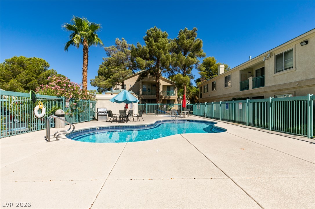 Photo 11 of 40, 5155 W Tropicana Avenue #2081