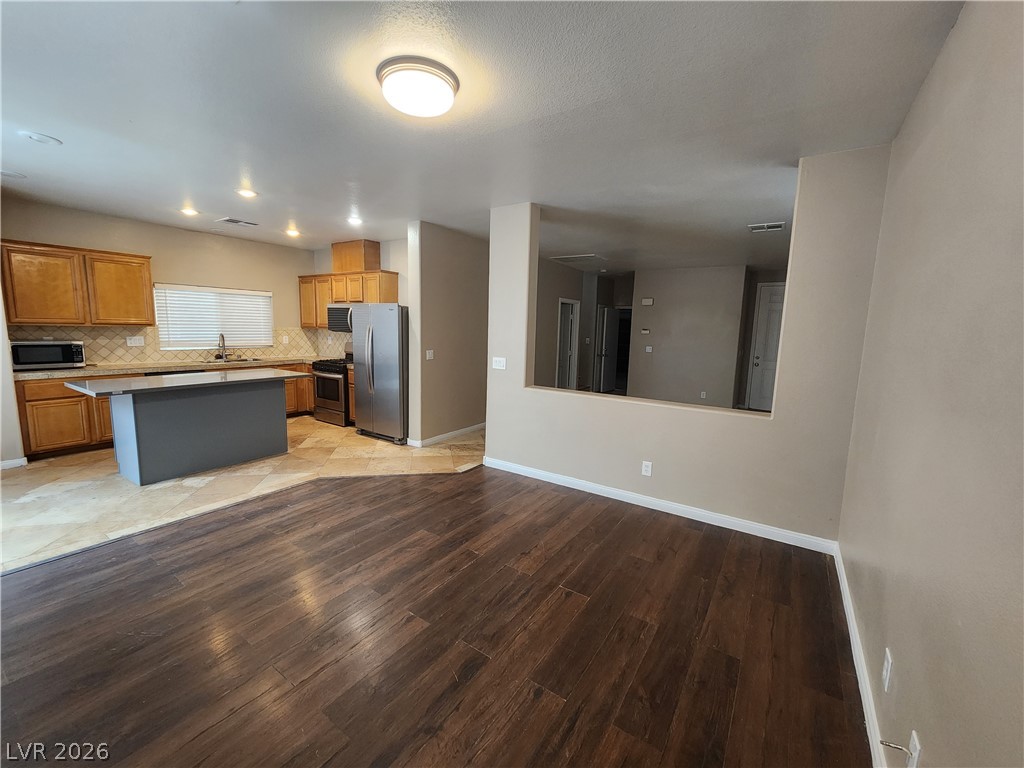 Photo 3 of 6338 Alpine Tree Avenue