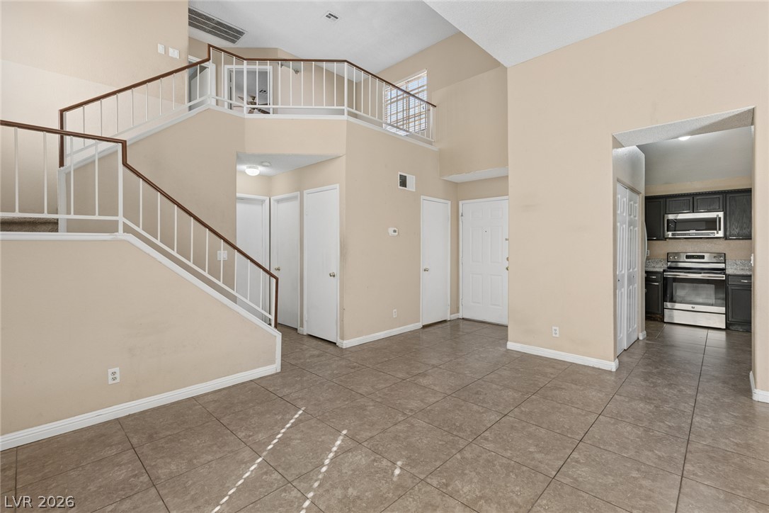 Photo 8 of 36, 7413 Winter Garden Court