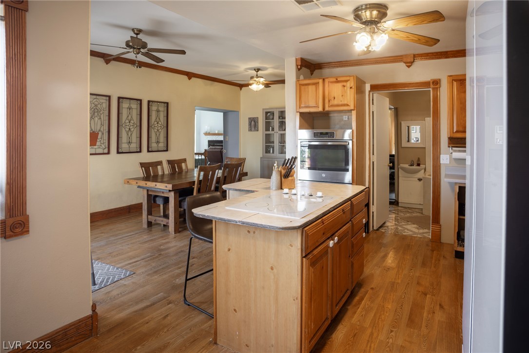 Photo 8 of 24, 560 Bonelli Avenue