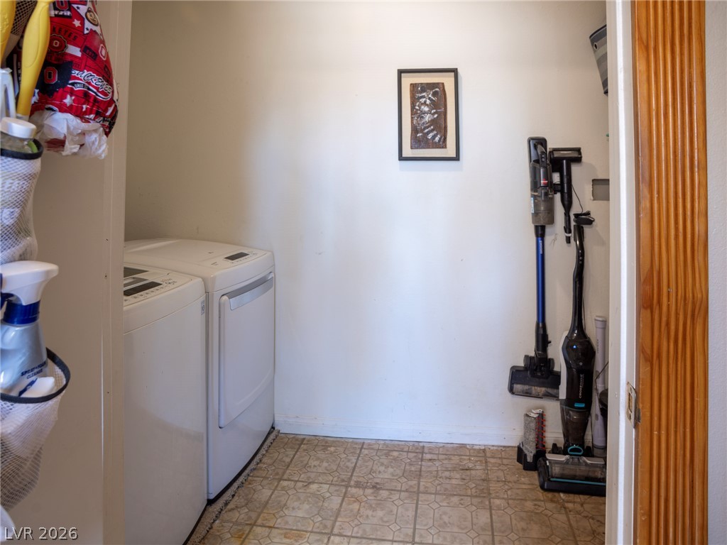 Photo 11 of 24, 560 Bonelli Avenue
