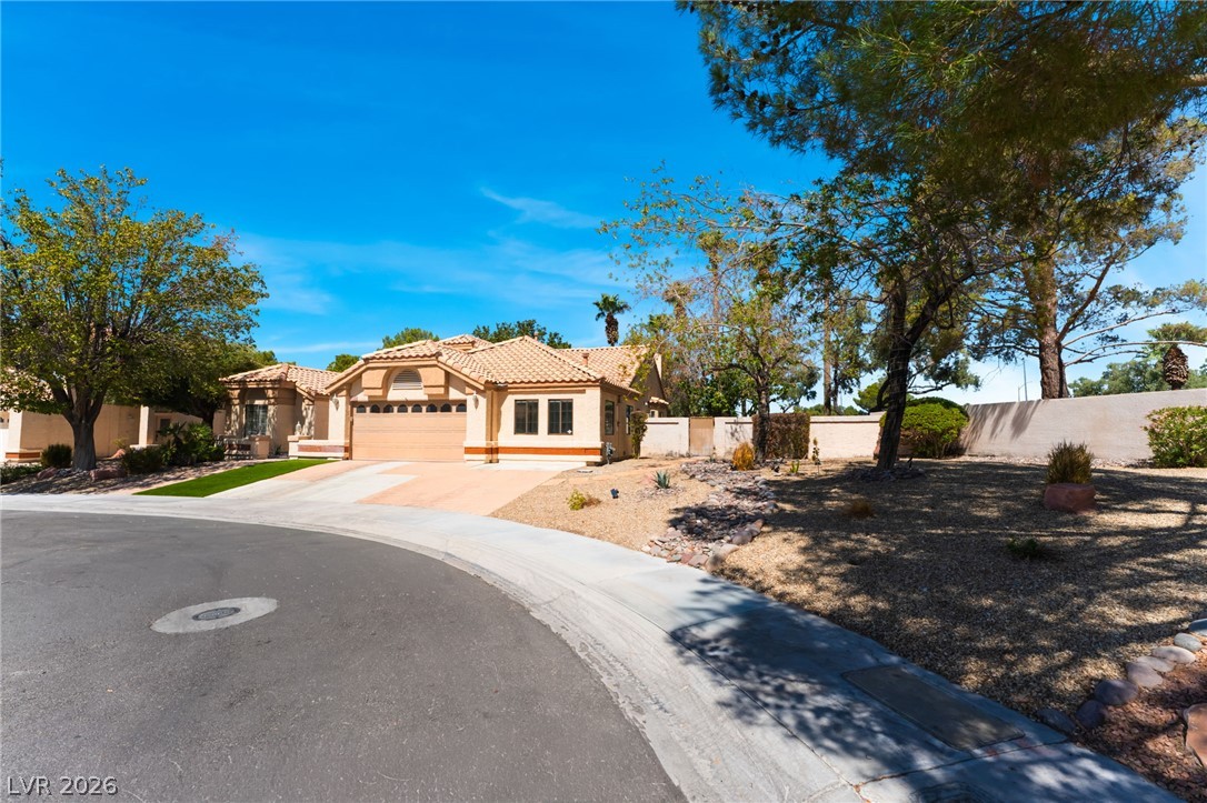 Photo 8 of 61, 2433 Chatfield Drive