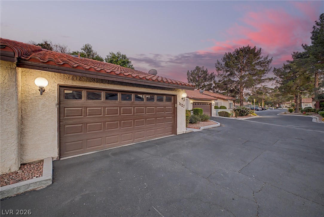 Photo 2 of 3127 La Mancha Way