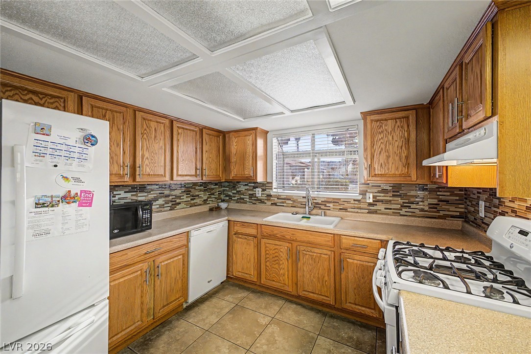 Photo 26 of 67, 3127 La Mancha Way