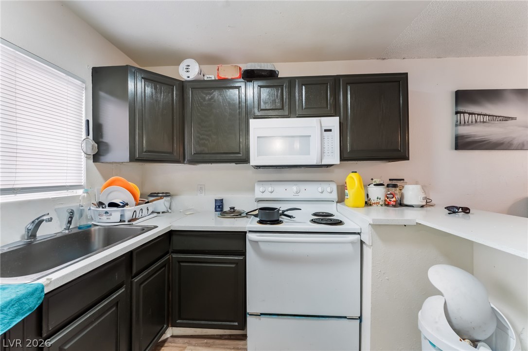 Photo 42 of 94, 828 Sagman Street