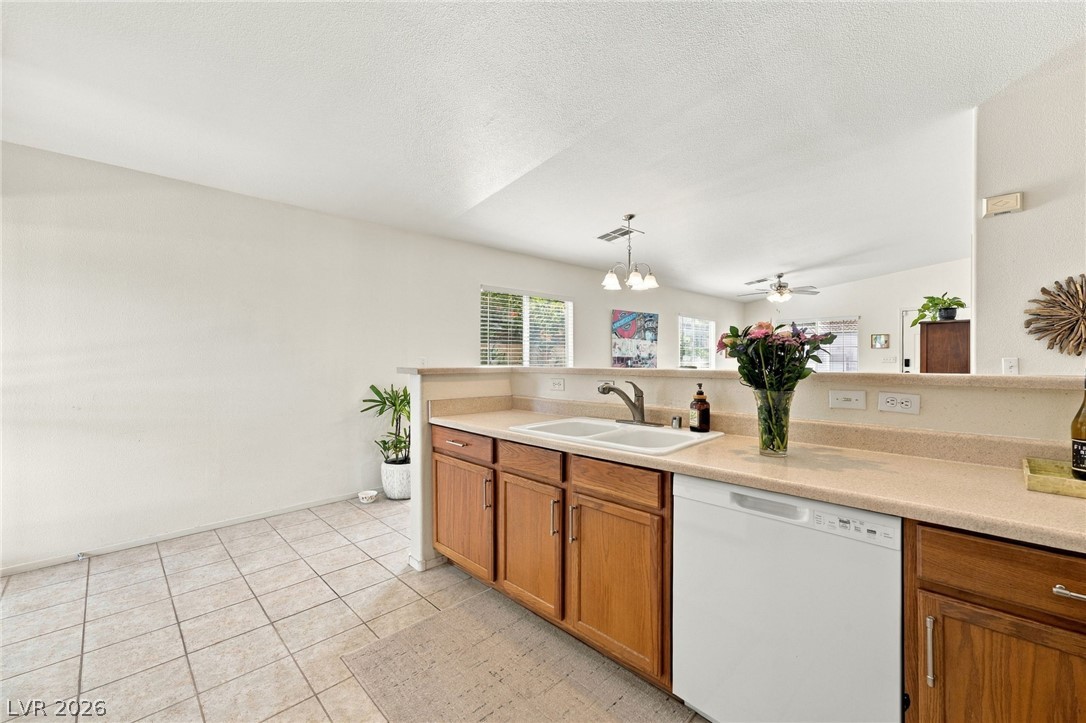 Photo 14 of 38, 4960 Mascaro Drive