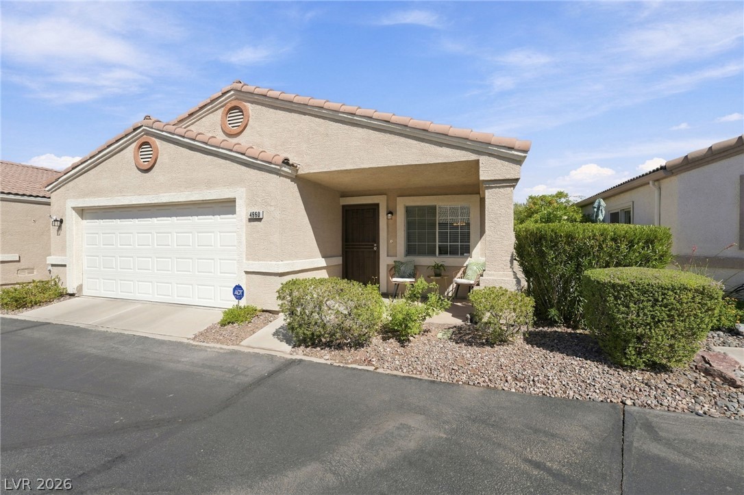 Photo 2 of 4960 Mascaro Drive