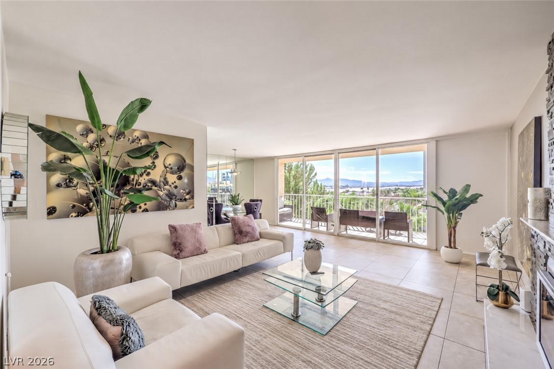 205 E Harmon Avenue #807, Las Vegas 89169