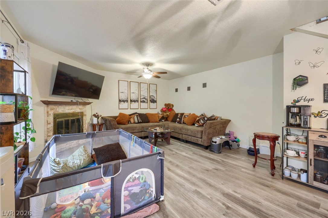 Photo 9 of 36, 4951 Schumann Drive