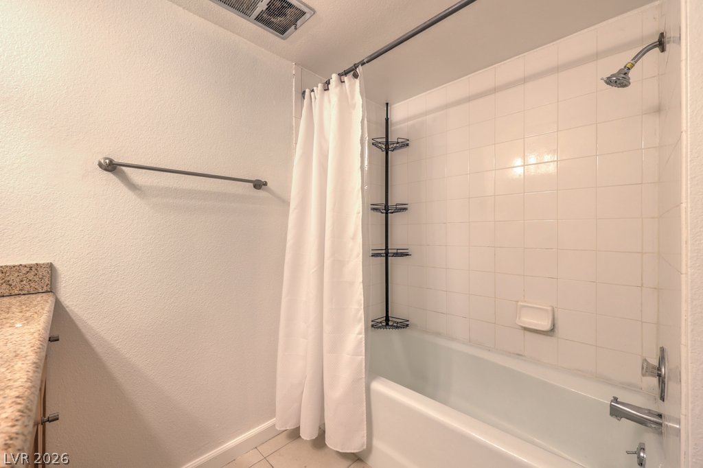 Photo 11 of 17, 205 E Harmon Avenue #107