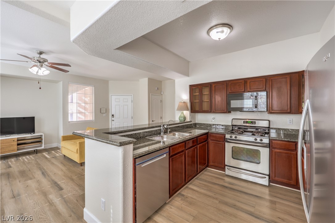 Photo 7 of 31, 10245 King Henry Avenue #103