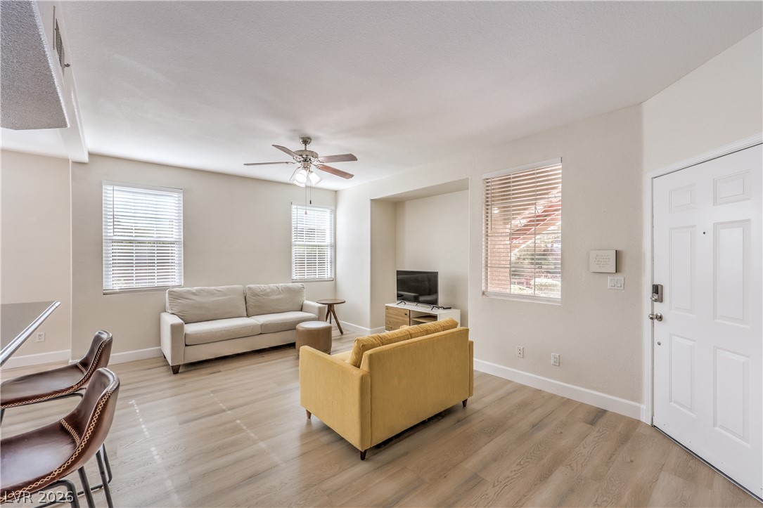 Photo 9 of 31, 10245 King Henry Avenue #103