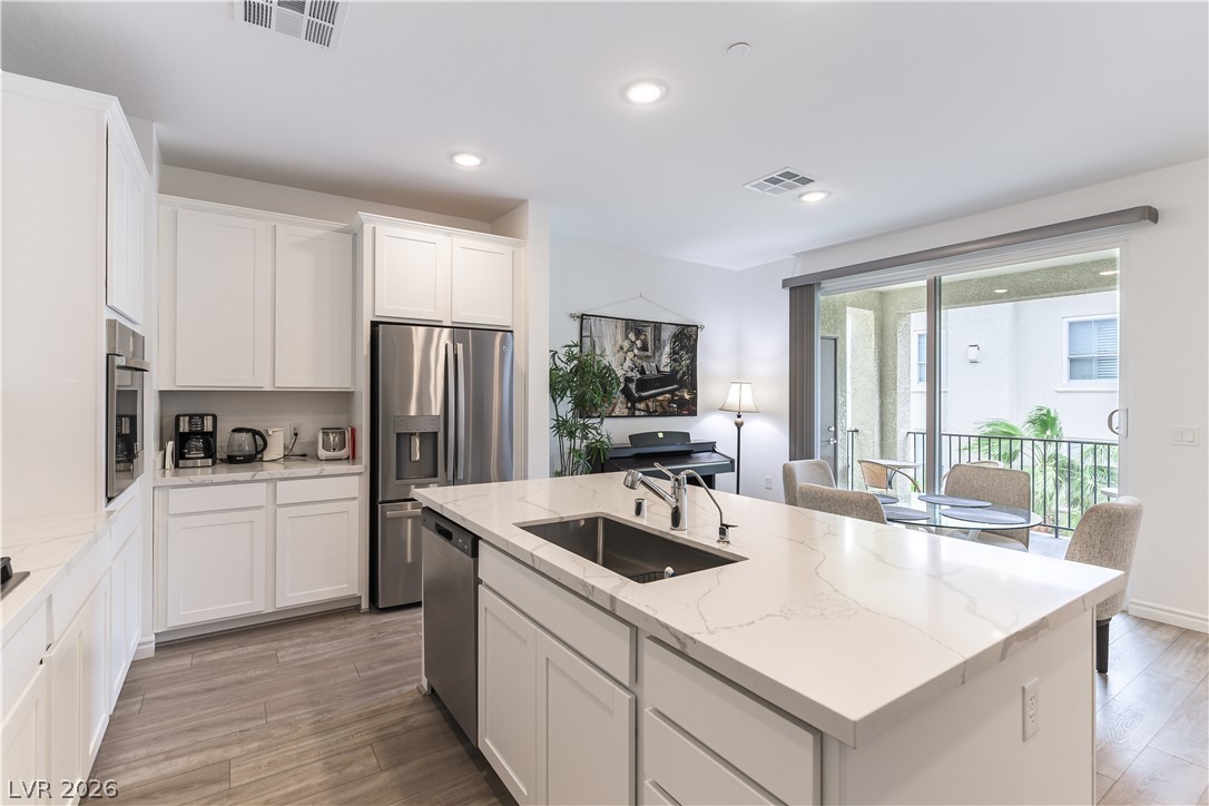 Photo 26 of 34, 2555 Hampton Road #2308