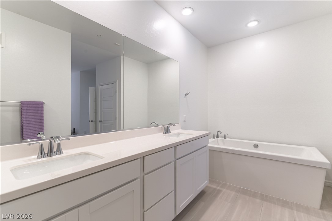 Photo 33 of 34, 2555 Hampton Road #2308