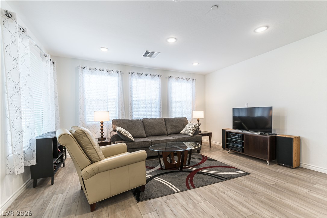 Photo 17 of 34, 2555 Hampton Road #2308