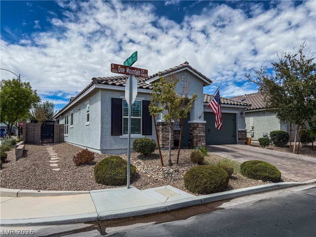 9445 Doe Mountain Court, Las Vegas 89178