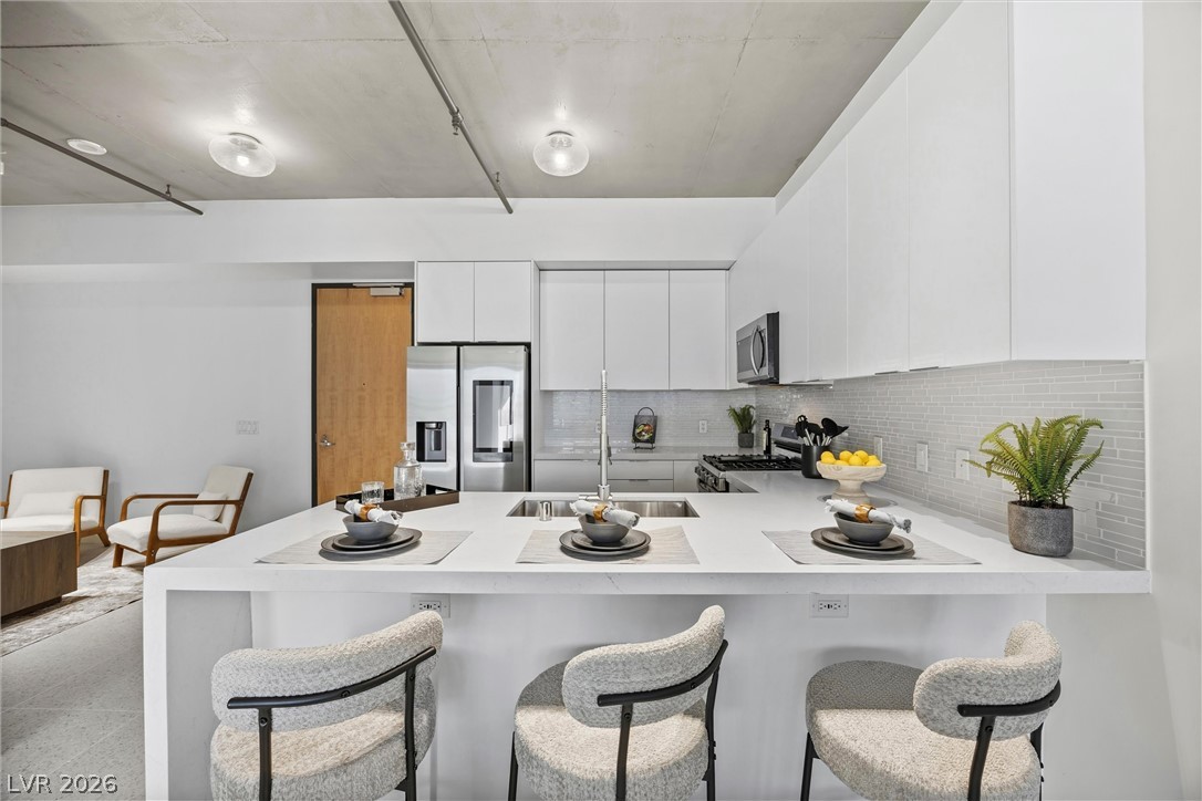 Photo 4 of 353 E Bonneville Avenue #421